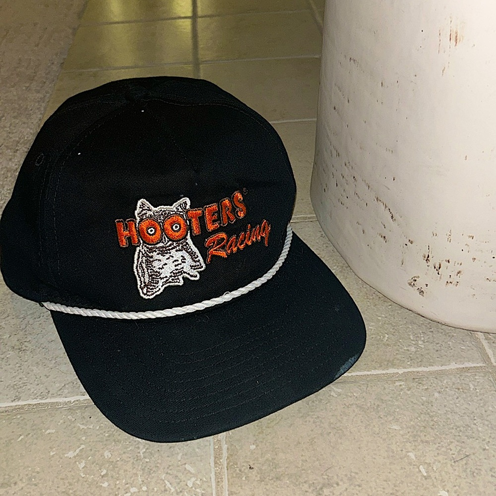 Vintage 90’s Hooters Racing hat #9